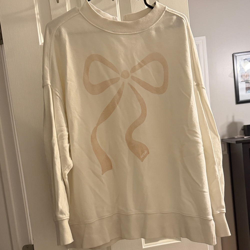 Aerie Cream Sweatshirt with Bow Design
